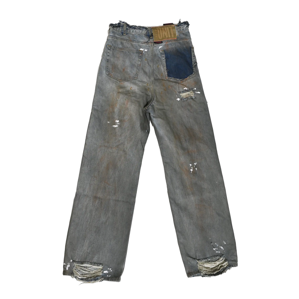 THRASHED JEANS
